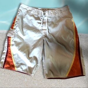 💛AMERICAN EAGLE OUTFITTERS RETRO INSPIRED BOARD SWIMMING SHORTS